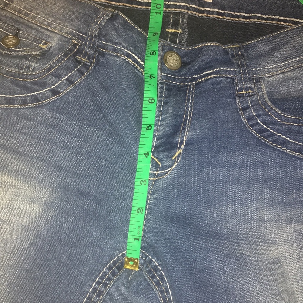 Embellished pocket jeans 💕 - Picture 7 of 8